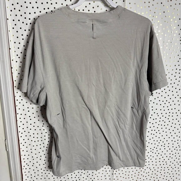 Lululemon Men’s Shirt - Picture 5 of 6